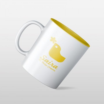 Taza con interior de color amarillo